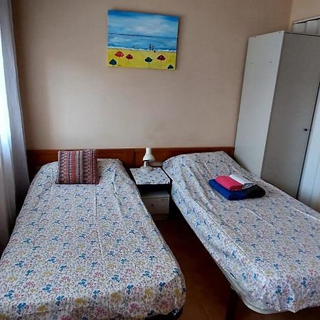 Apartamentos Con Patio Alicante Bagian luar foto
