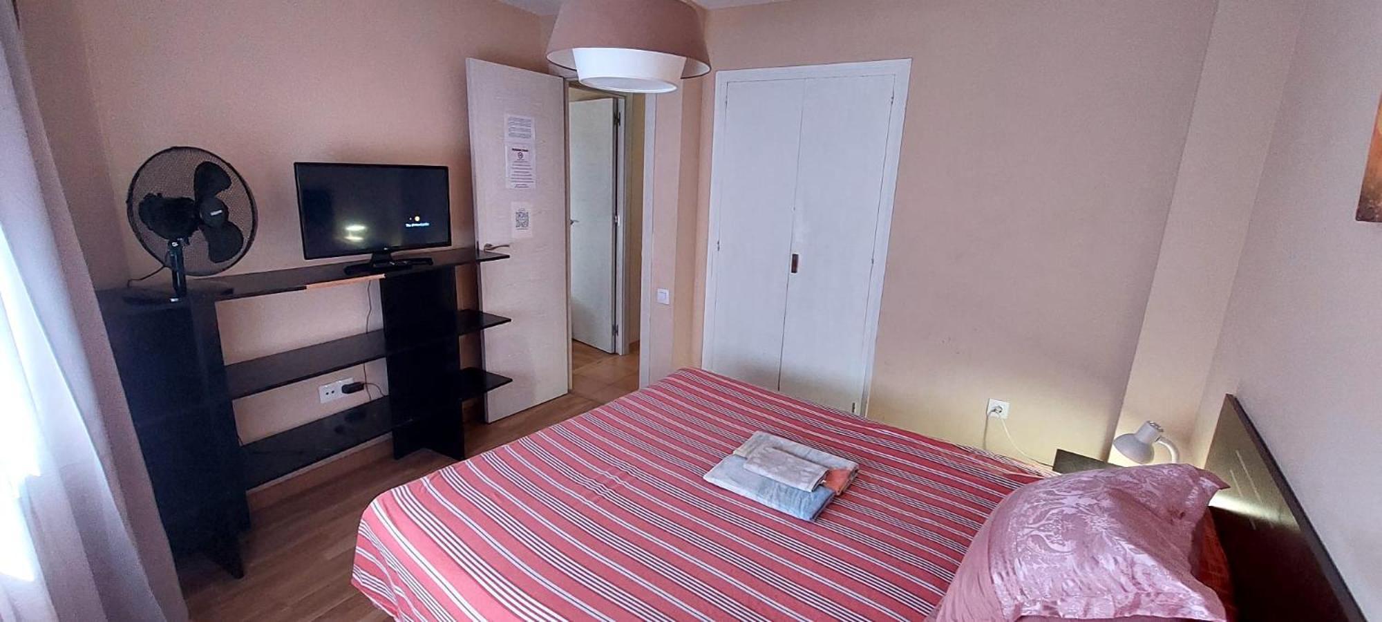 Apartamentos Con Patio Alicante Bagian luar foto