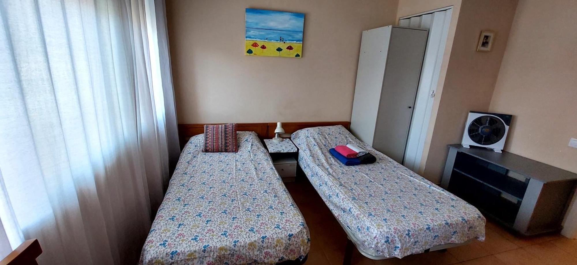Apartamentos Con Patio Alicante Bagian luar foto
