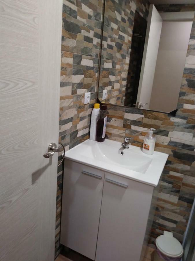 Apartamentos Con Patio Alicante Bagian luar foto