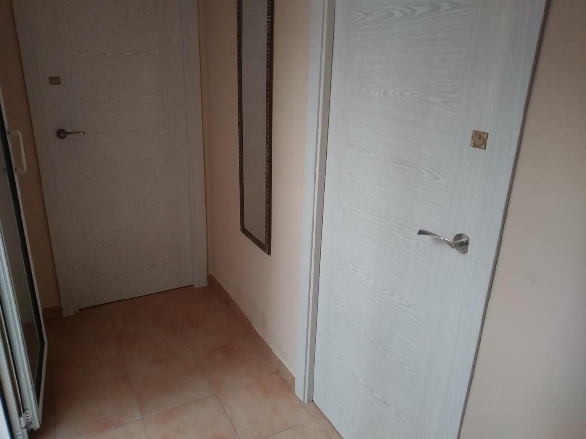 Apartamentos Con Patio Alicante Bagian luar foto